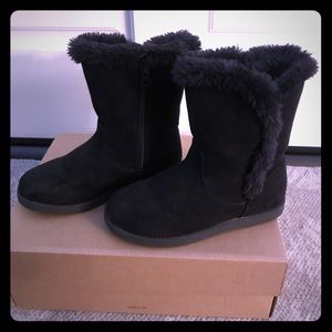 SOLD Girls Black Fuzzy Boots